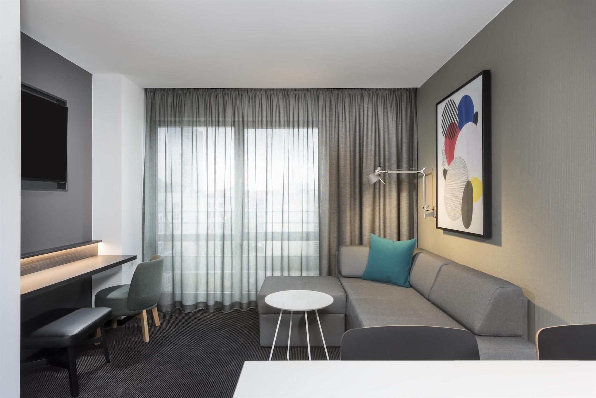 Hotel Adina