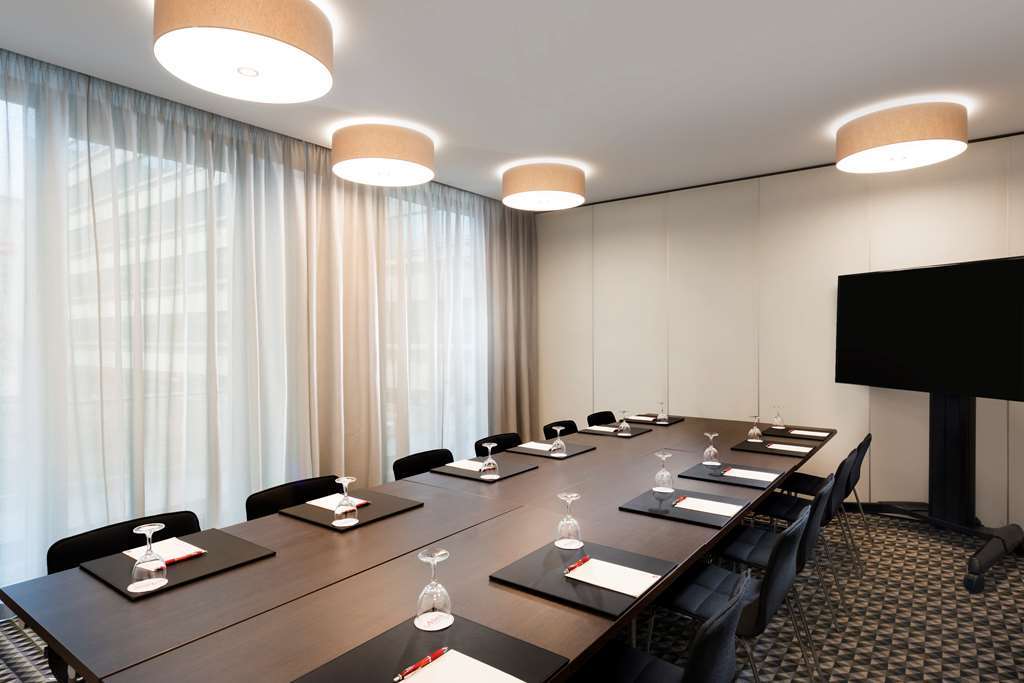 Aparthotel Adina